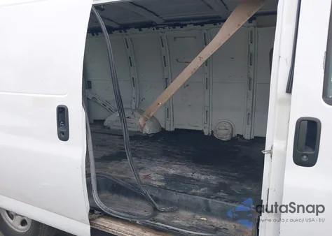 2005 Chevrolet Express z USA, uszkodzony, nr VIN 1GCFH15T151168758